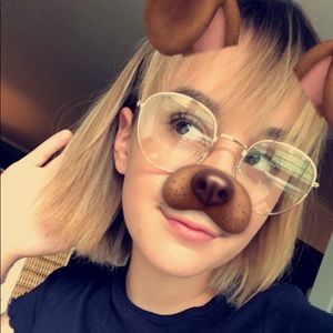 Meet your Posher, Samora